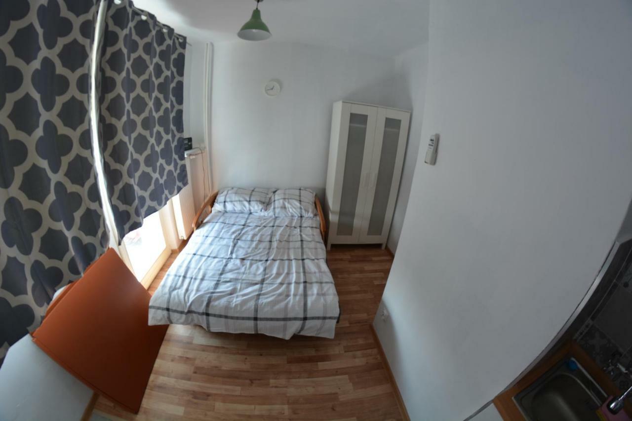 Ferienwohnung Ul. Ugorek Kolo Areny Krakau Exterior foto