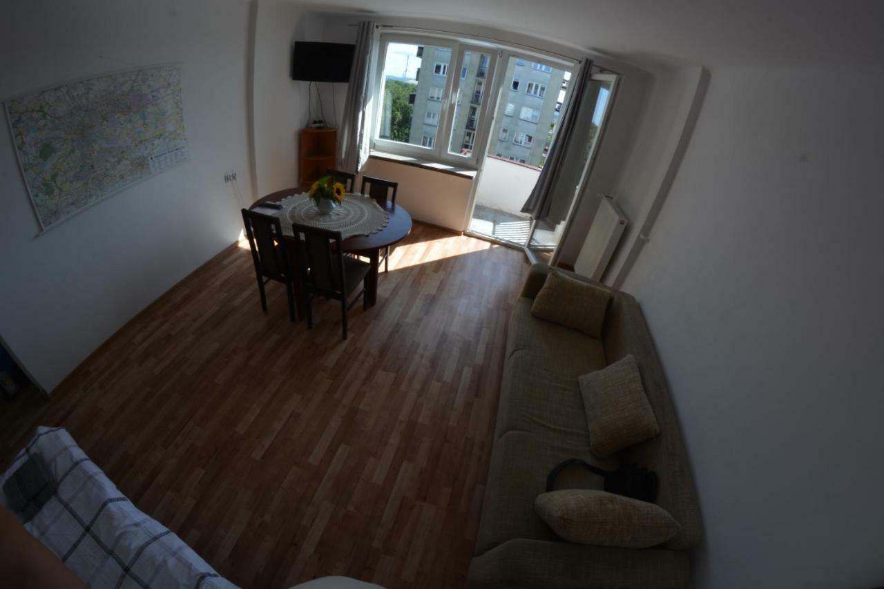 Ferienwohnung Ul. Ugorek Kolo Areny Krakau Exterior foto
