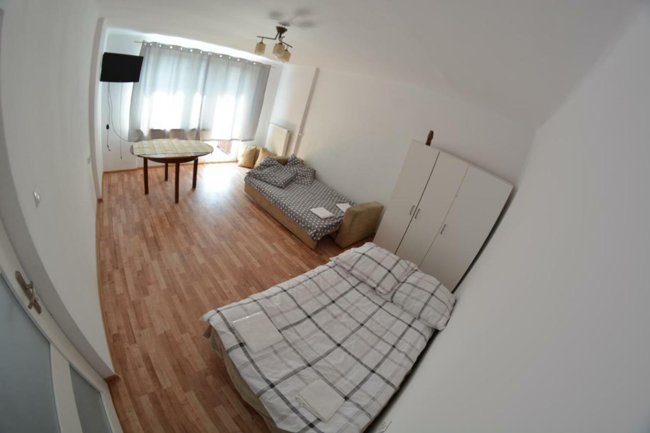 Ferienwohnung Ul. Ugorek Kolo Areny Krakau Exterior foto