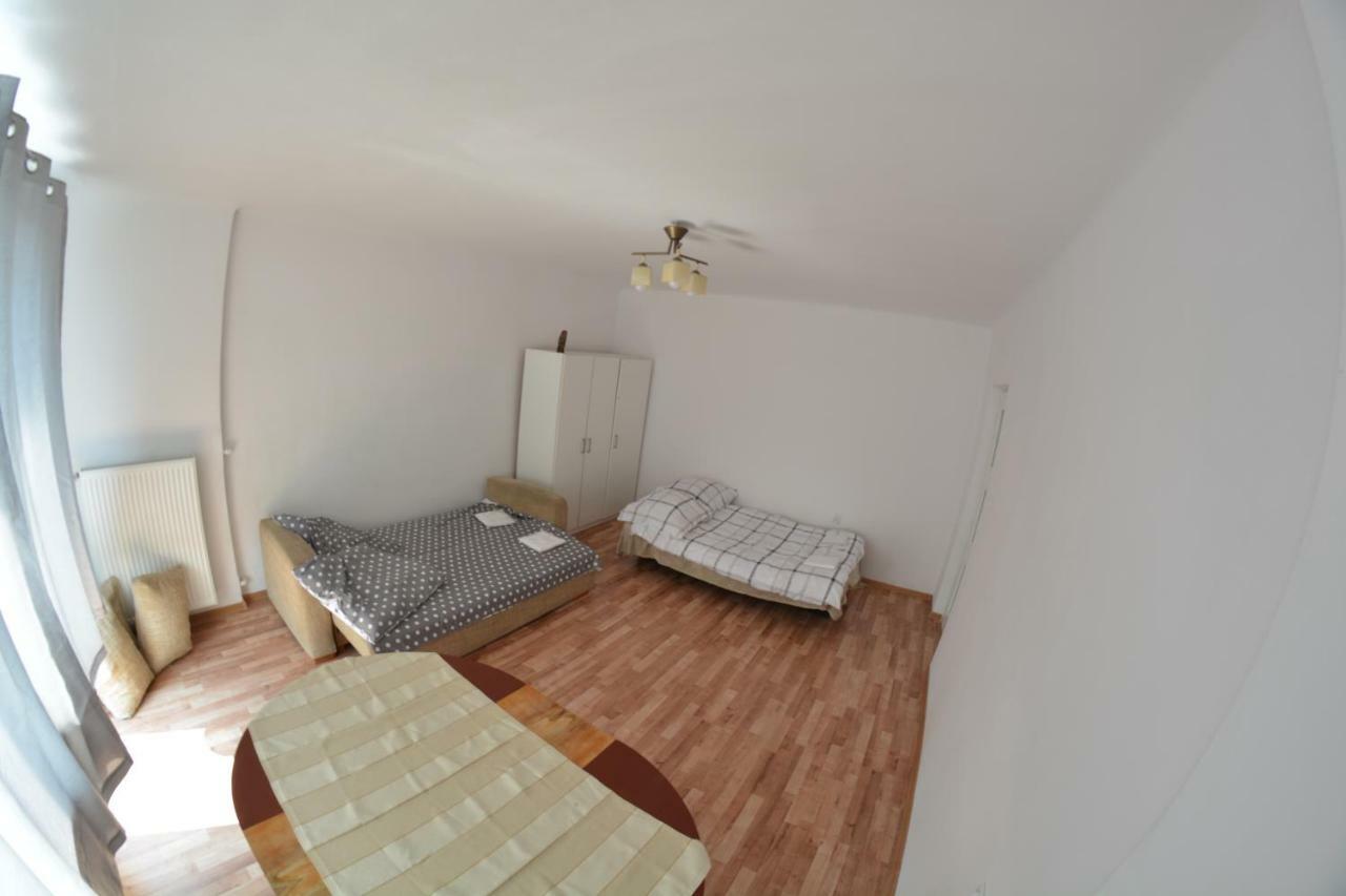 Ferienwohnung Ul. Ugorek Kolo Areny Krakau Exterior foto