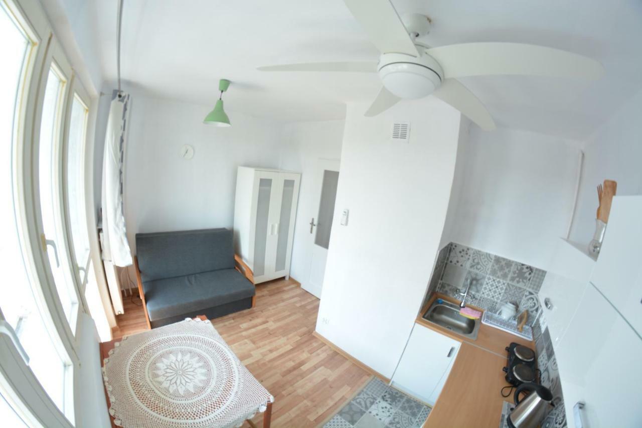 Ferienwohnung Ul. Ugorek Kolo Areny Krakau Exterior foto